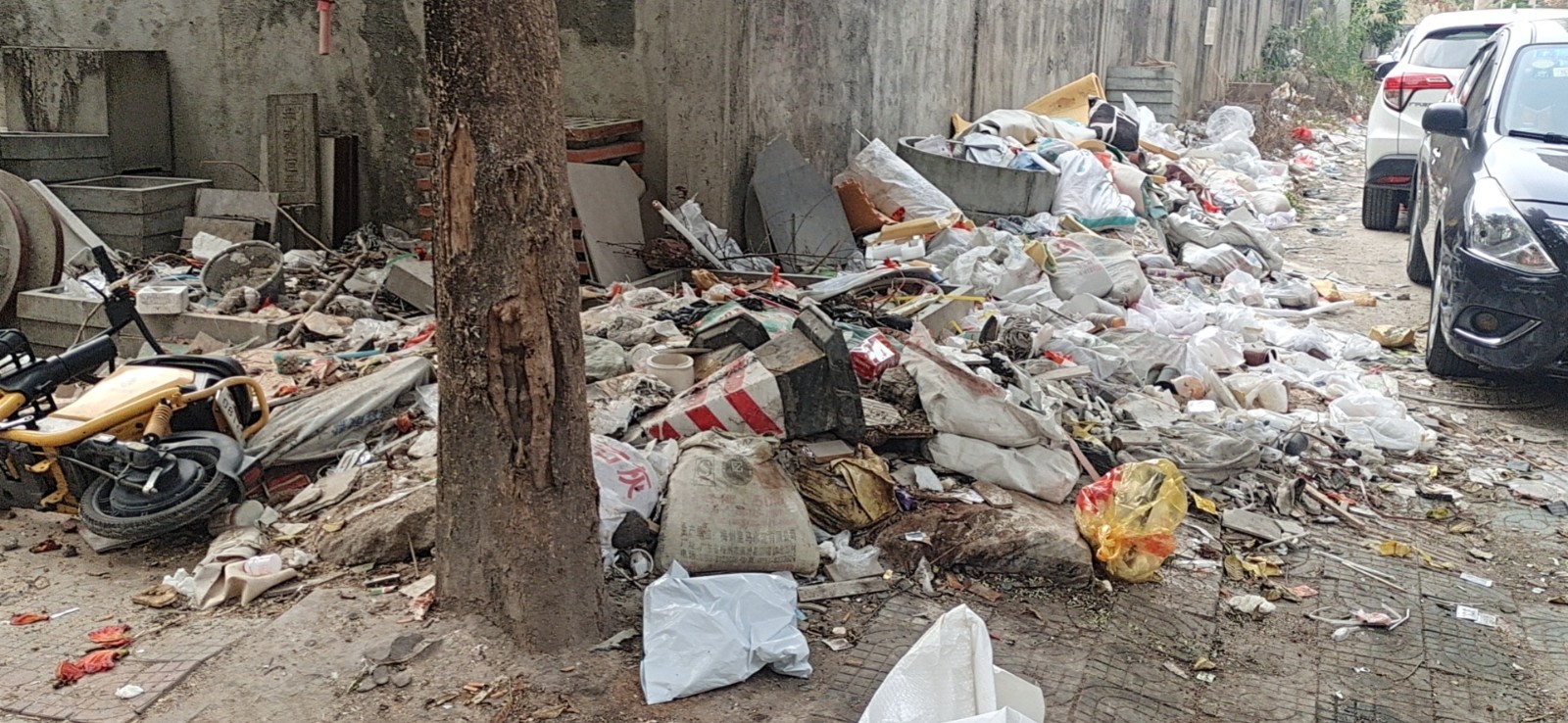 垃圾堆——整改前.jpg
